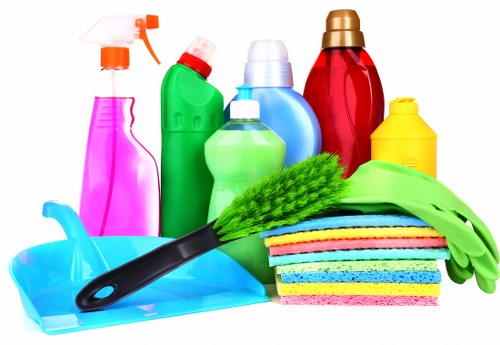 Professional steam carpet cleaning in a Muswell Hill home living room